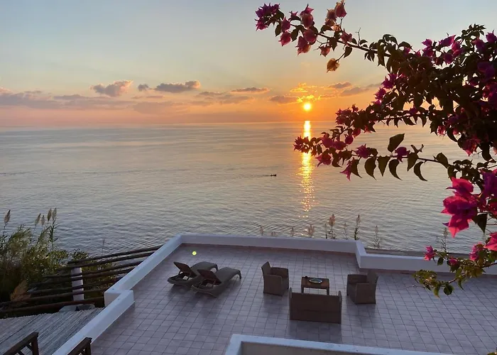 Eolian Villa Mare - Floating Over The Sea San Salvatore  사진