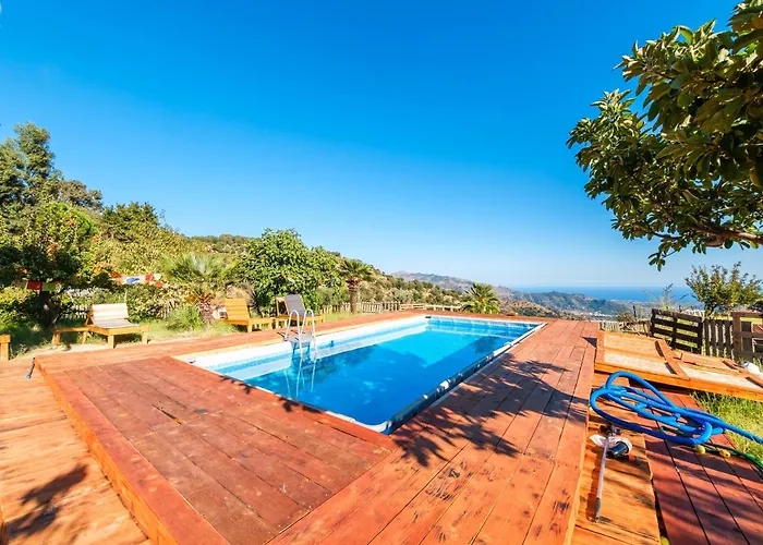 Photo de Vista Alcantara Mountain Wellness Motta Camastra