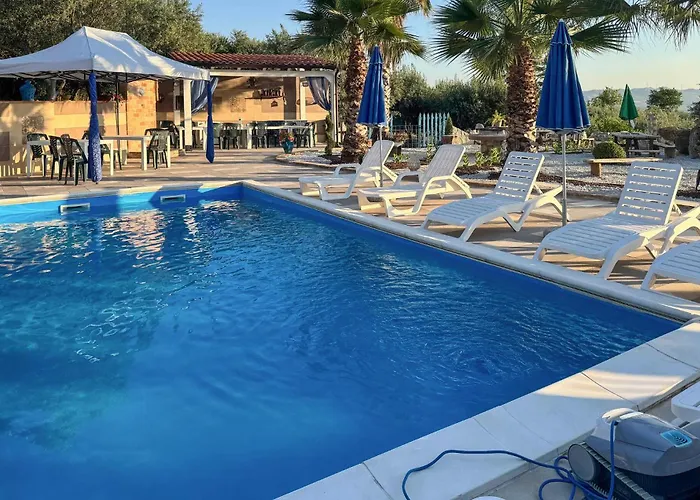 Amazing Home In San Cipirello With Swimming Pool照片