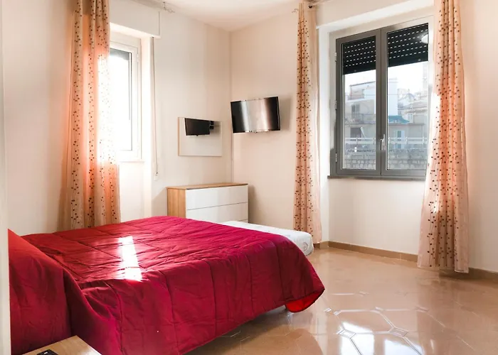 Ampio E Luminoso Appartamento Con 3 Camere - Re D'Aragona Vacanze, Termini Imerese foto