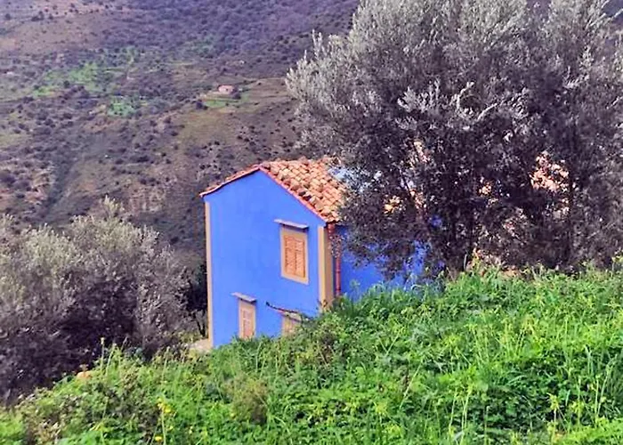 Photo de Villa House In The Countryside With Aeolian View à Reitano 