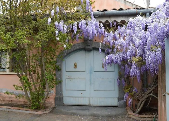 Фото Relais De Charme - B&B Short Lets La Casa Di Francesca Sant'Agata Li Battiati