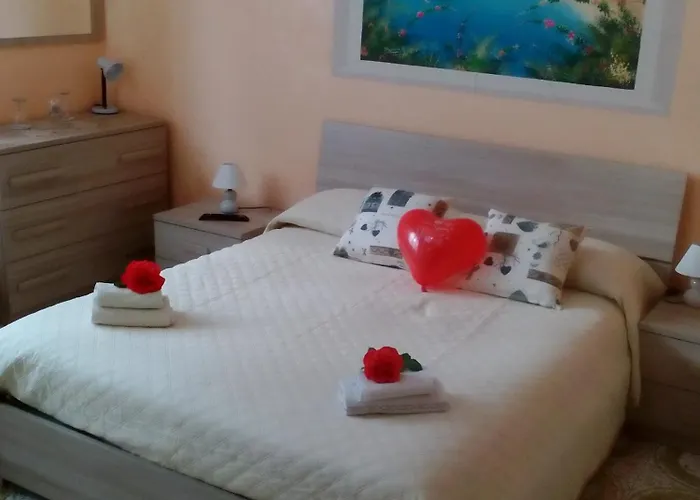 Bed and Breakfast Beb I Delfini Di Casa Paola Mascali Foto